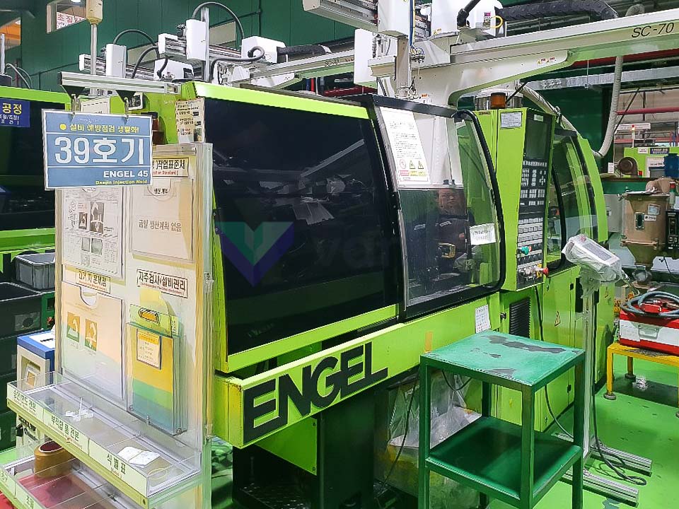 ENGEL VICTORY VC 200 / 45 TECH PRO 45t injection molding machine (2006) id10102