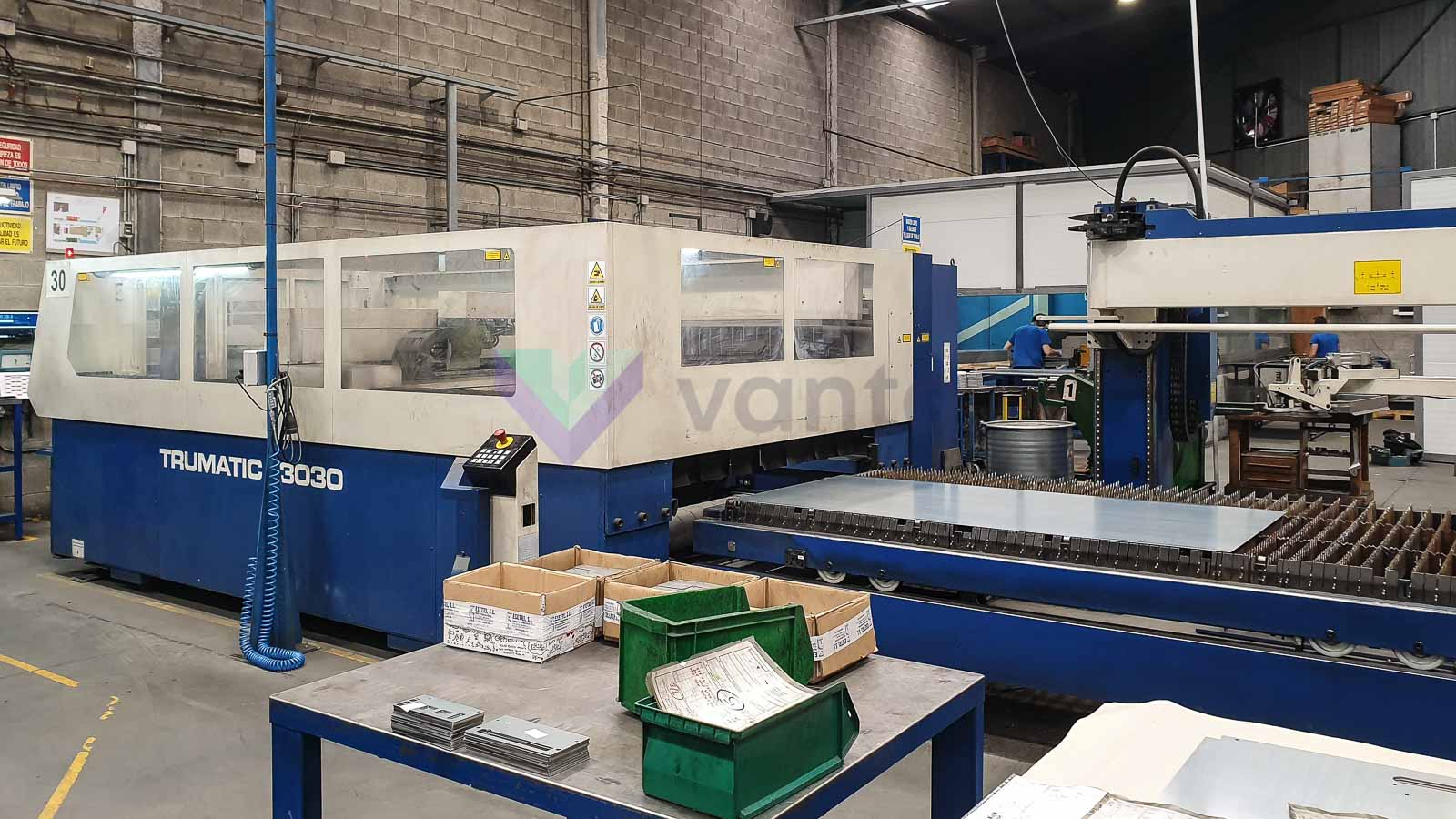 TRUMPF TRUMATIC L3030 Laser cutting machine (CO2) (2003) id10158