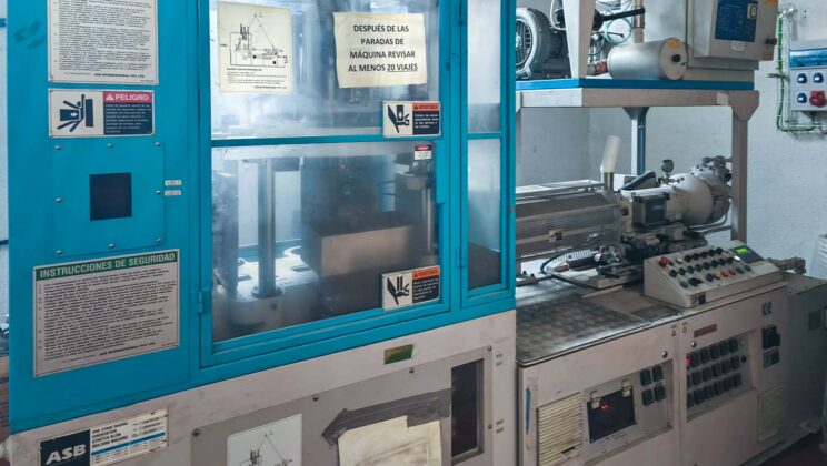 NISSEI ASB ASB-50 MB PET Injection stretch blow molding machine (2009) id11205