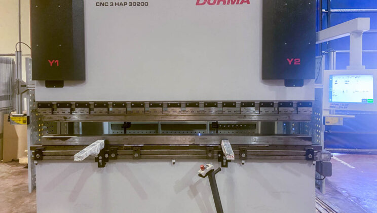Venta exitosa de Plegadora CNC DURMA HAP 30200: dos clientes españoles satisfechos