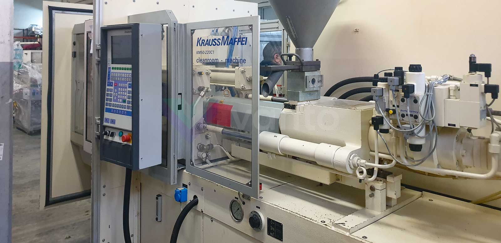 KRAUSS MAFFEI KM 50-220 C1 50t injection molding machine (1998) id10486