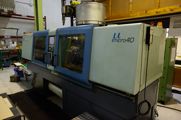 SANDRETTO MICRO 400 / 107 40t injection molding machine (1996) id3997