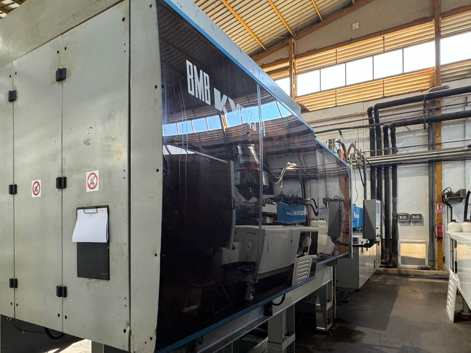 BMB KW 45 PI-550 450t injection molding machine (2005) id11070