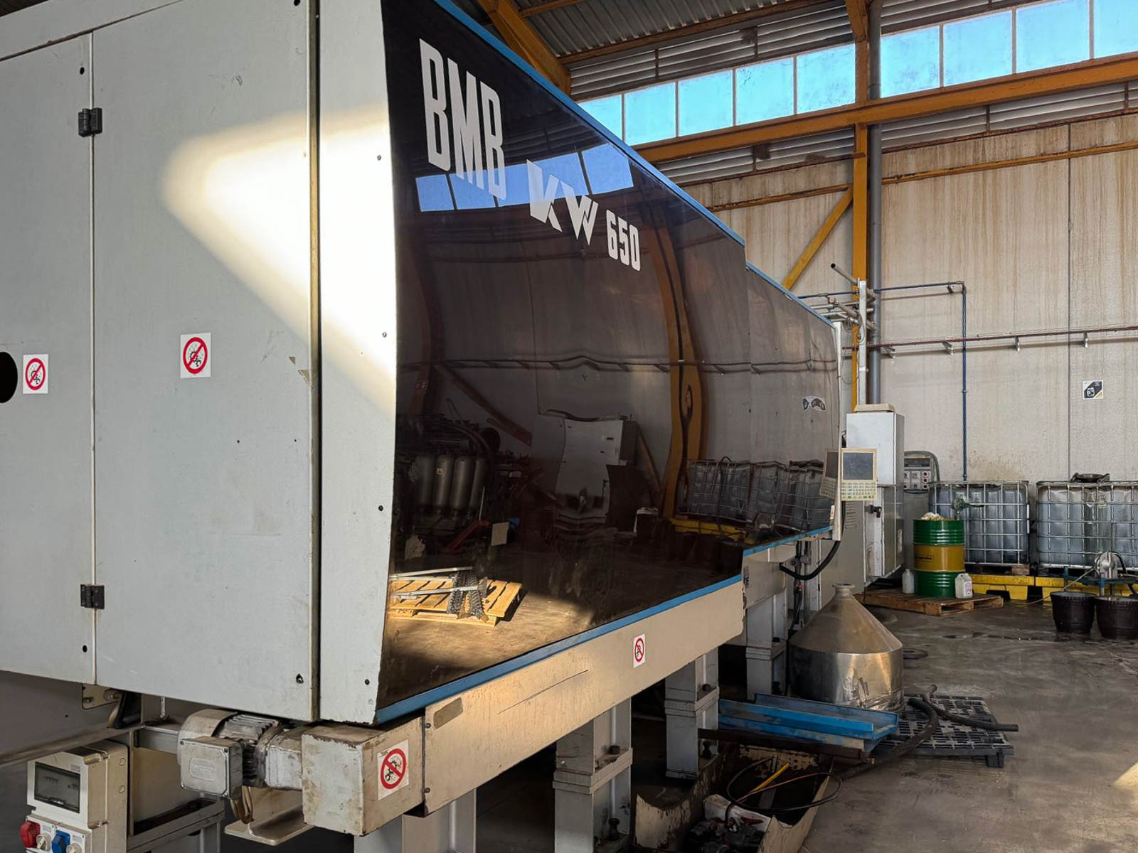 BMB KW650-3450 650t injection molding machine (2006) id11073
