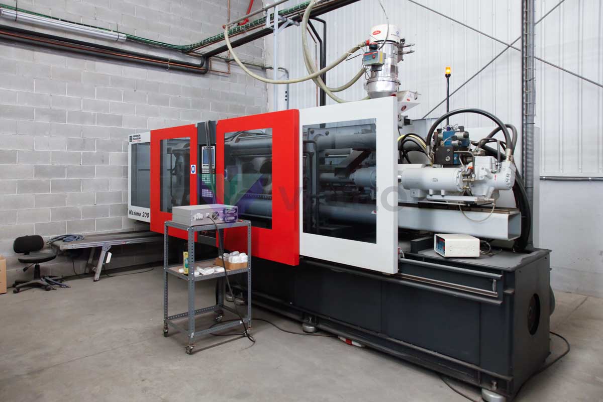 FERROMATIK MAXIMA MV200 2000H-970 200t injection molding machine (2001) id4570