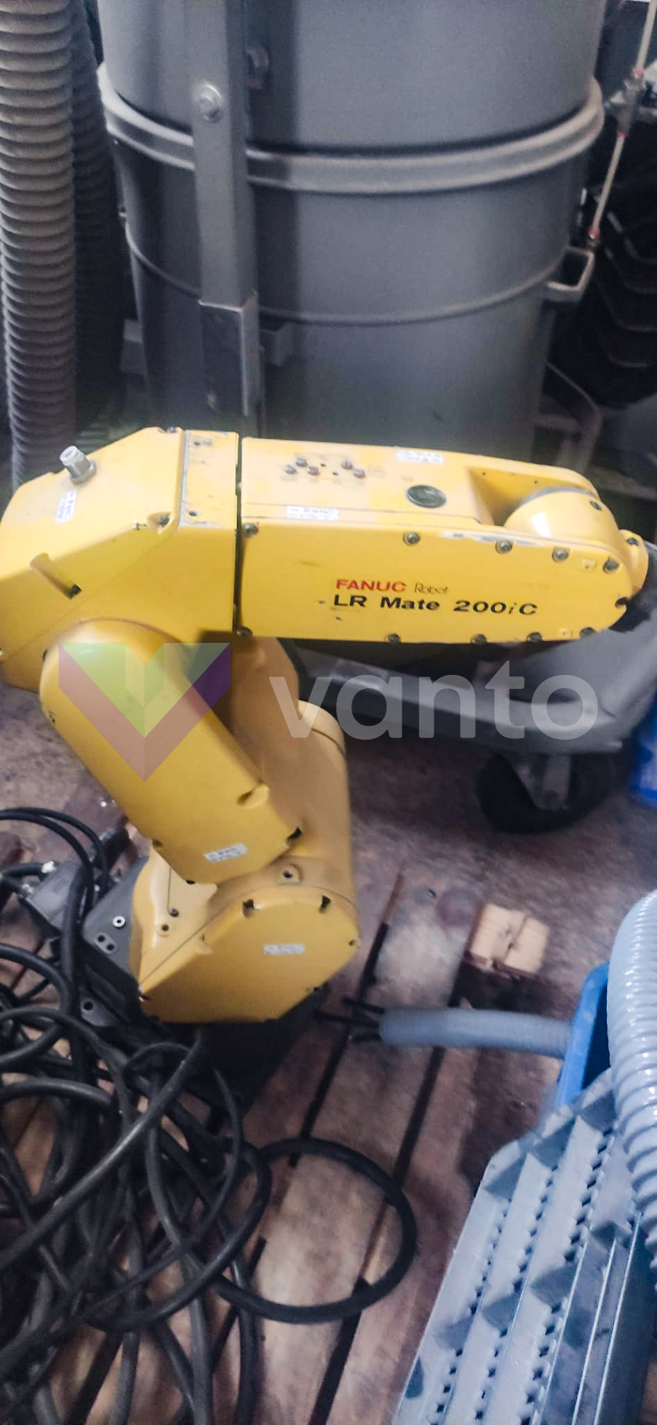 FANUC LR MATE 200iC Anthropomorphic robot (2009) id10777