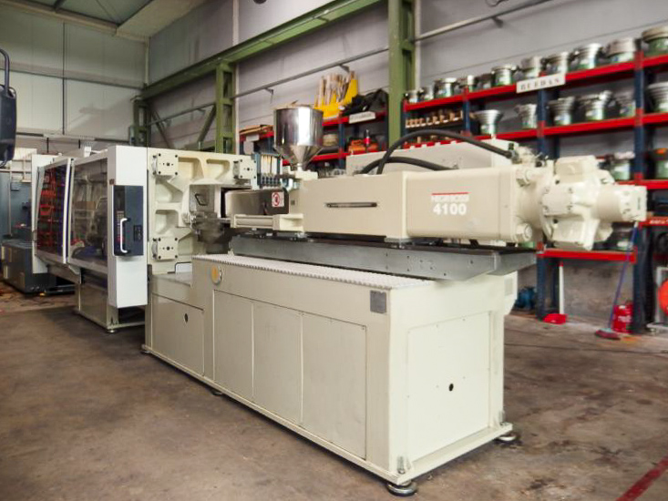 Máquina de moldeo por inyección de 400t NEGRI BOSSI CANBIO V480 - 4100 (2005) id10221