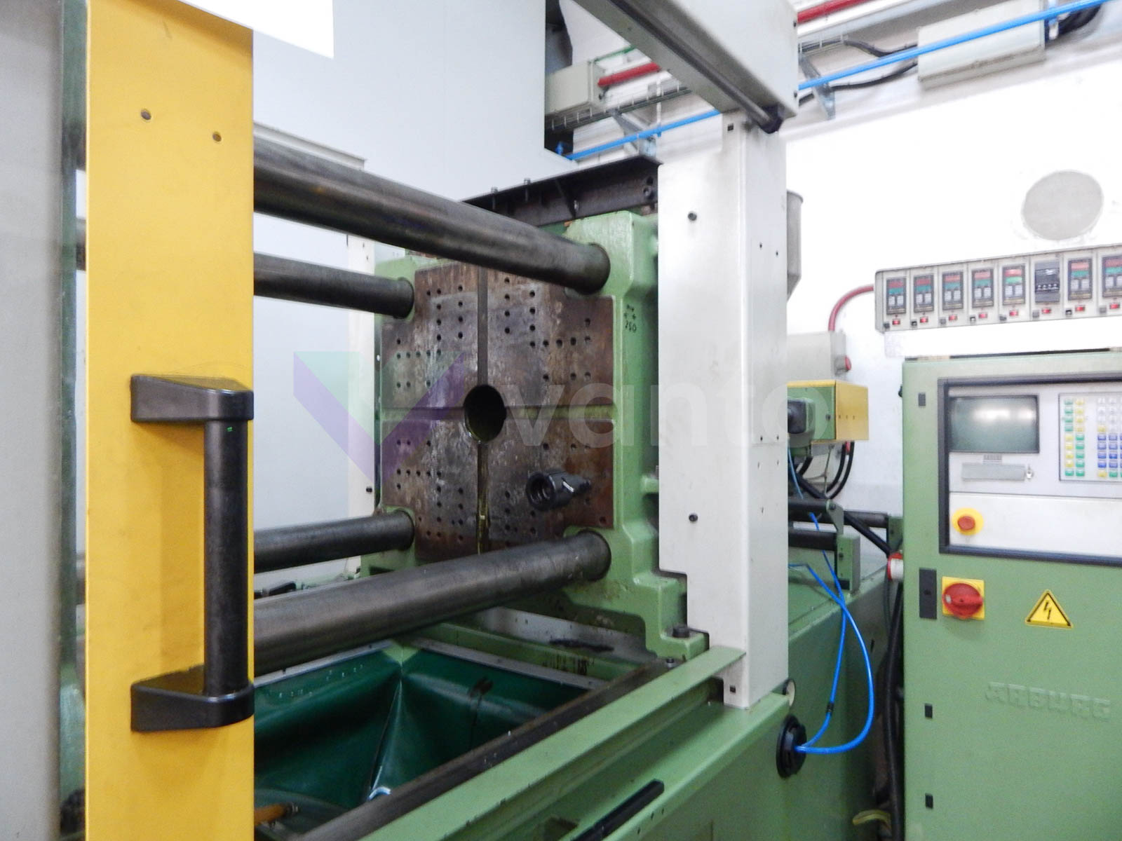 ARBURG 470 M 1300 - 350 130t injection molding machine (1998) id5130
