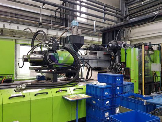 Máquina de moldeo por inyección de 600t bimateria ENGEL DUO 3550H / 330V / 600 (2011) id10436