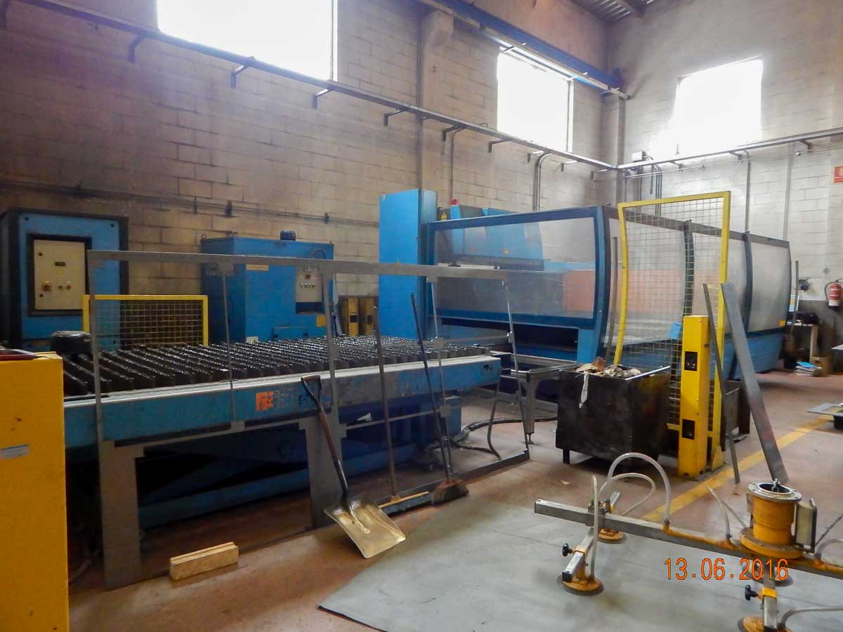 PRIMA INDUSTRIE PLATINO 1530 Laser cutting machine (CO2) (2002) id5393