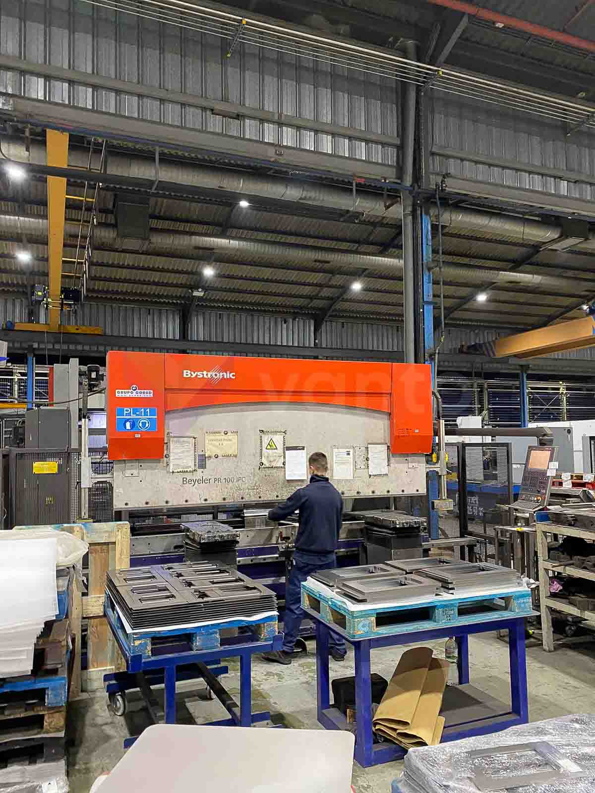 Plegadora CNC BEYELER PR 100 IPC (2008) id10664
