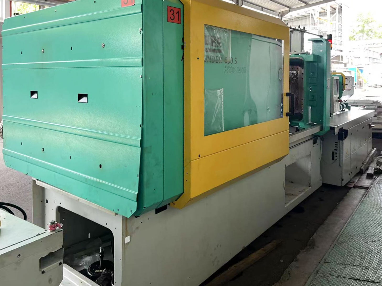 ARBURG 630 S ALLROUNDER 2500 - 1300 250t injection molding machine (2014) id11120