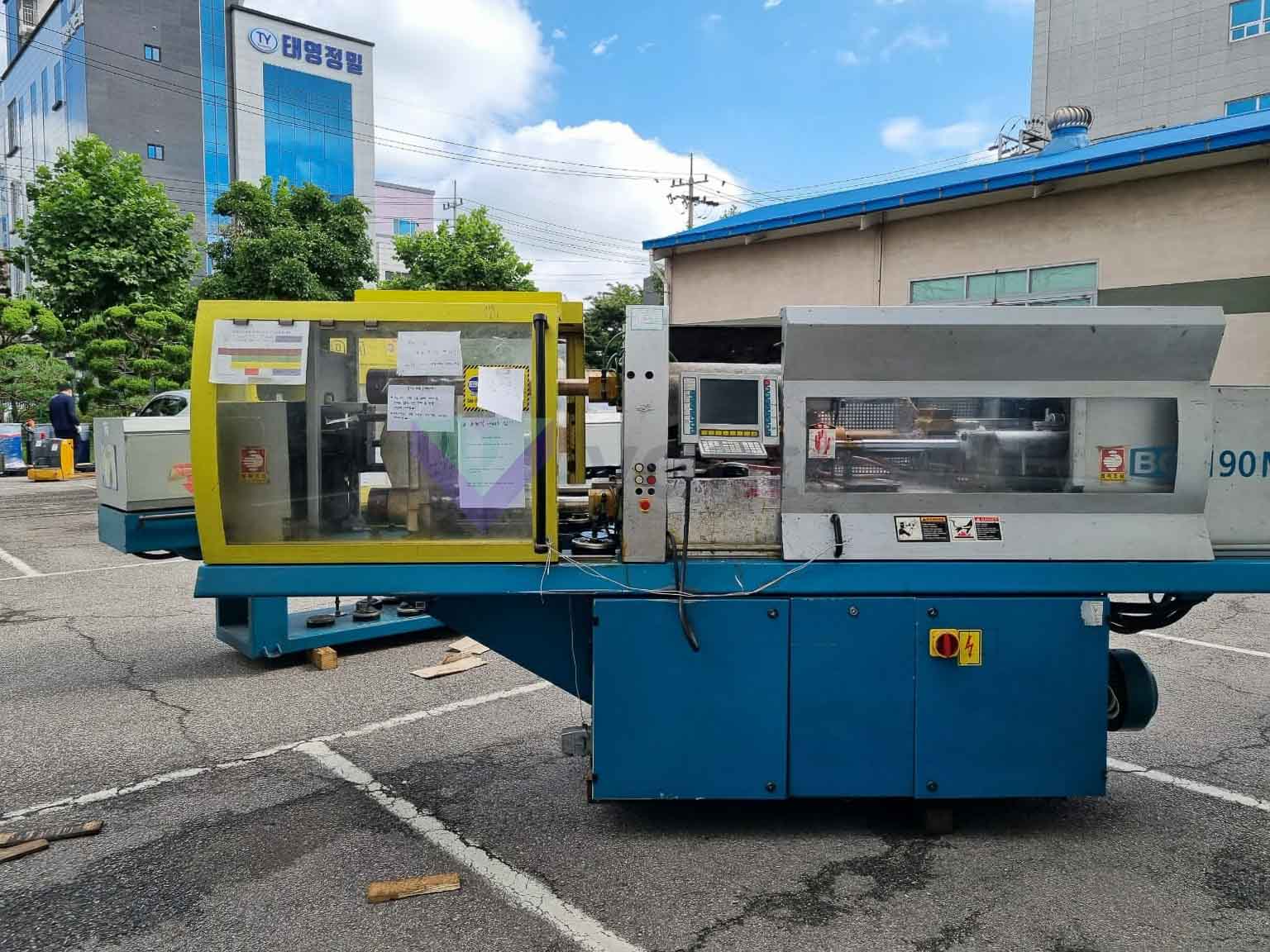 BOY 90 M 90t injection molding machine (2002) id10874