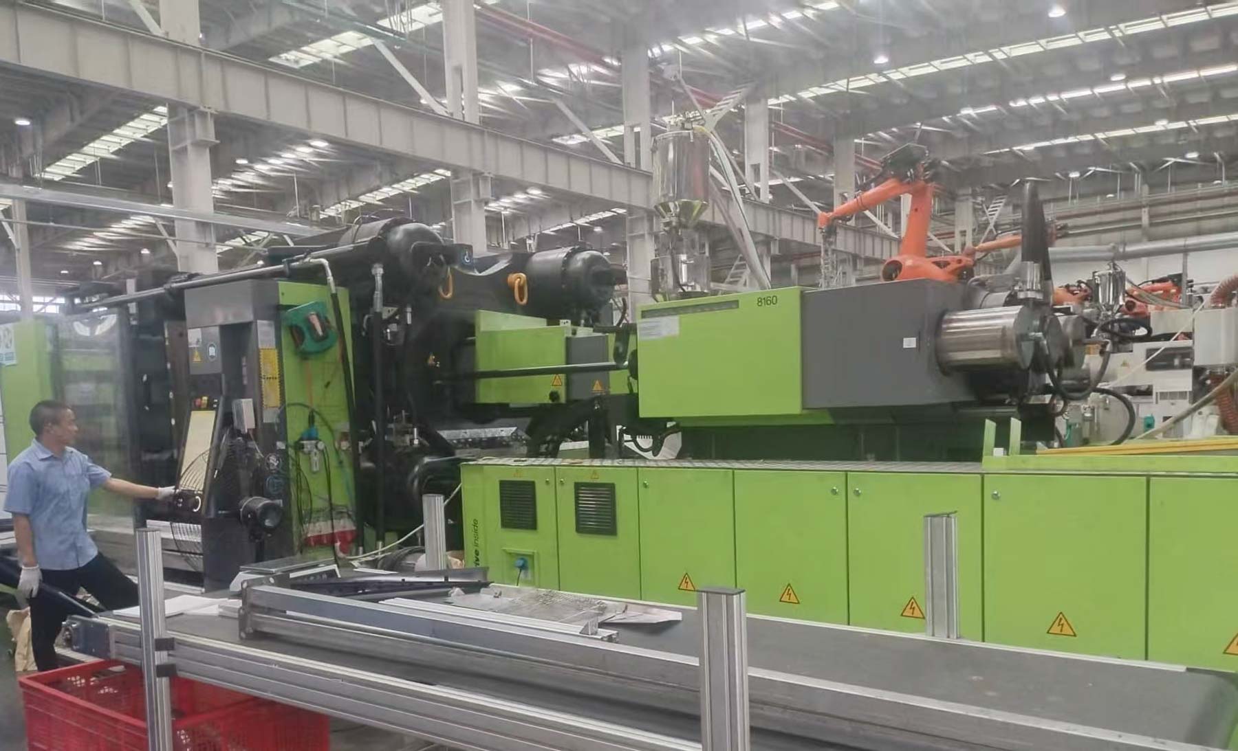 ENGEL DUO 8160 / 900 WP 900t injection molding machine (2025) id11324