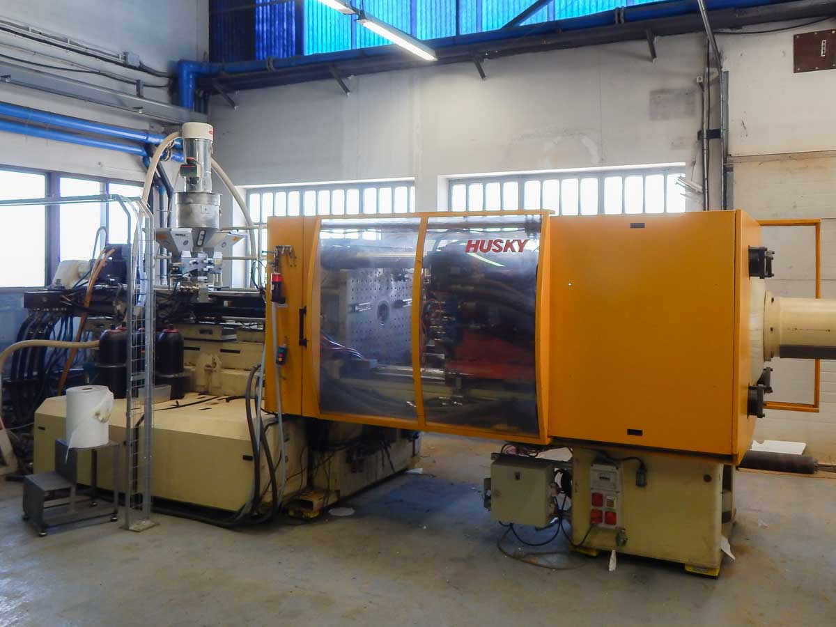 HUSKY HL 300 RS 65/60 300t injection molding machine (2001) id5502