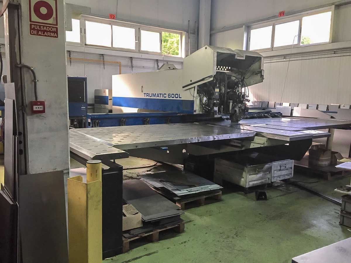 Poinçonneuse combinée au laser (CO2) TRUMPF TC 600 L - 1600 (2000) id5570