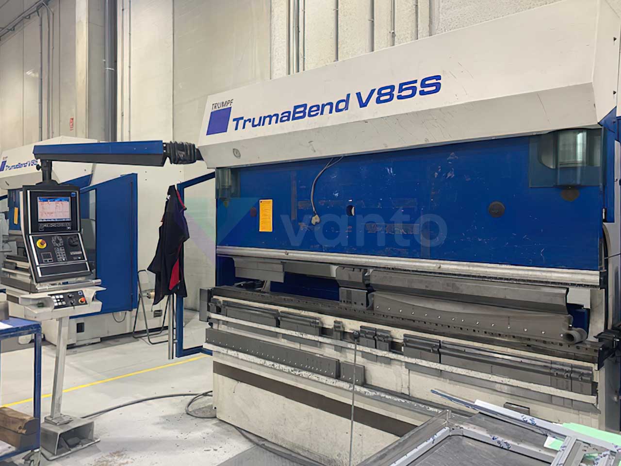 Piegatrice CNC TRUMPF TrumaBend V85S (2004) id10560