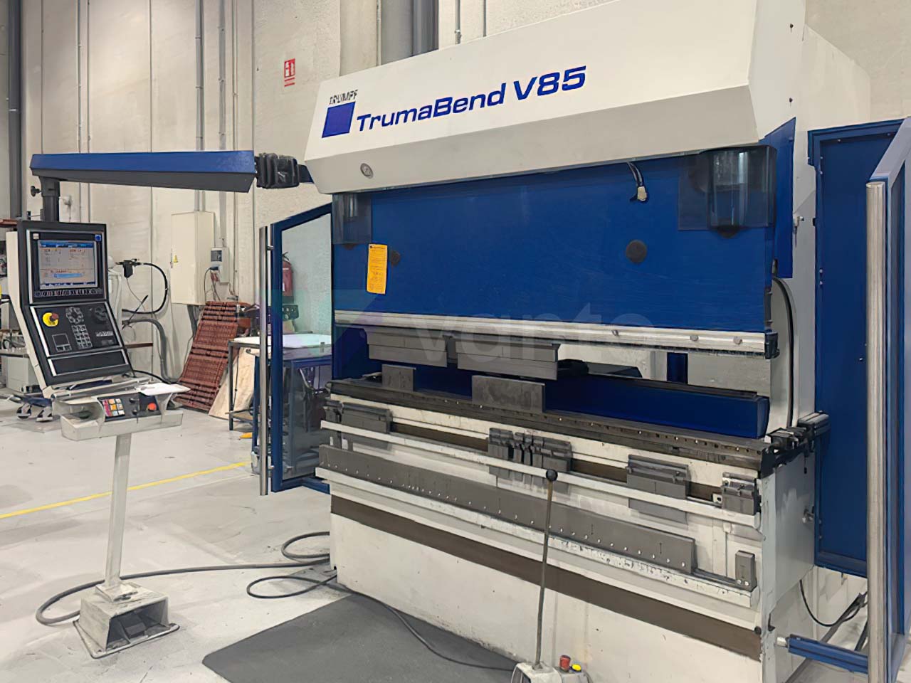 Piegatrice CNC TRUMPF TrumaBend V85 (2006) id10561