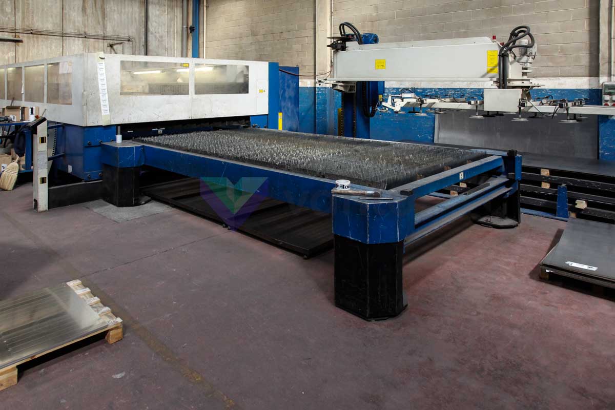 TRUMPF TRUMATIC L4030 Laser cutting machine (CO2) (2001) id4891
