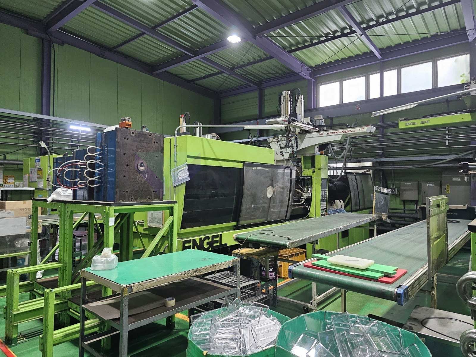 ENGEL ES 1350 / 300 HL Vertical injection of 300t (2002) id10963