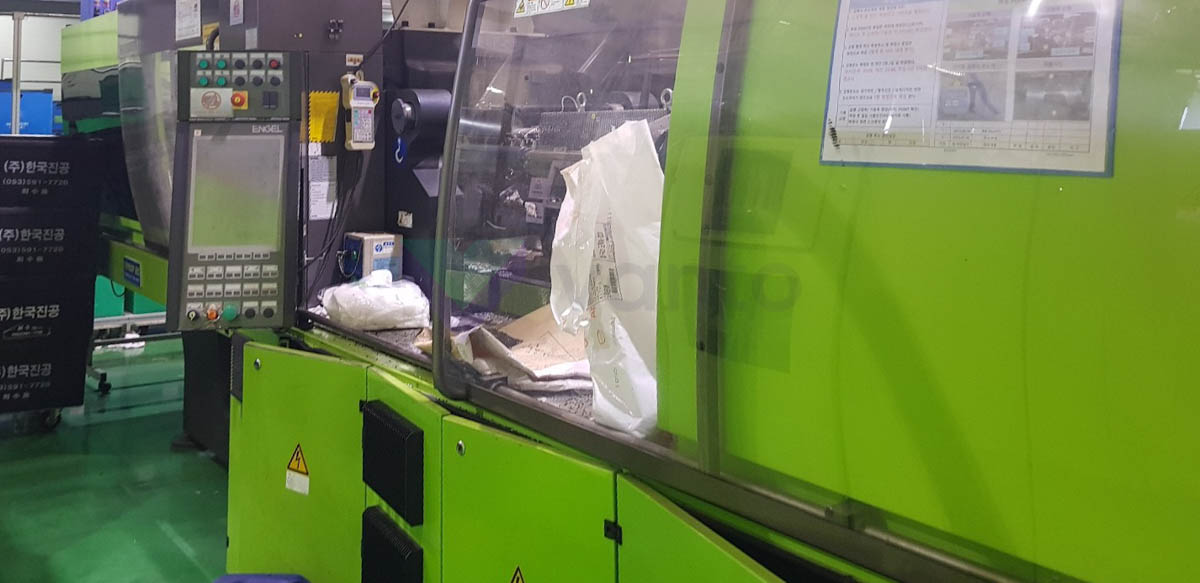 ENGEL VICTORY VC 750 / 220 TECH PRO 220t injection molding machine (2010) id10128