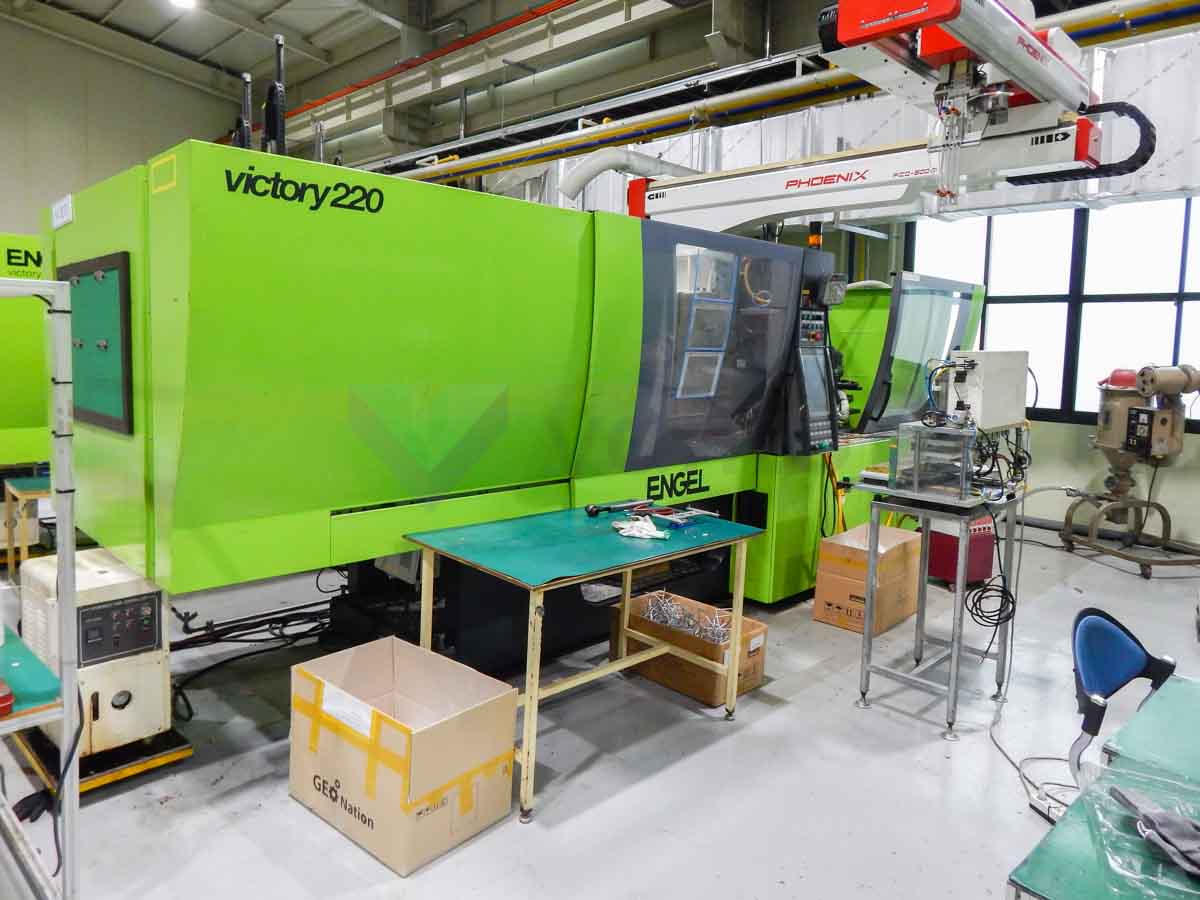 ENGEL VICTORY VC 500 / 220 TECH PRO 220t injection molding machine (2012) id10139