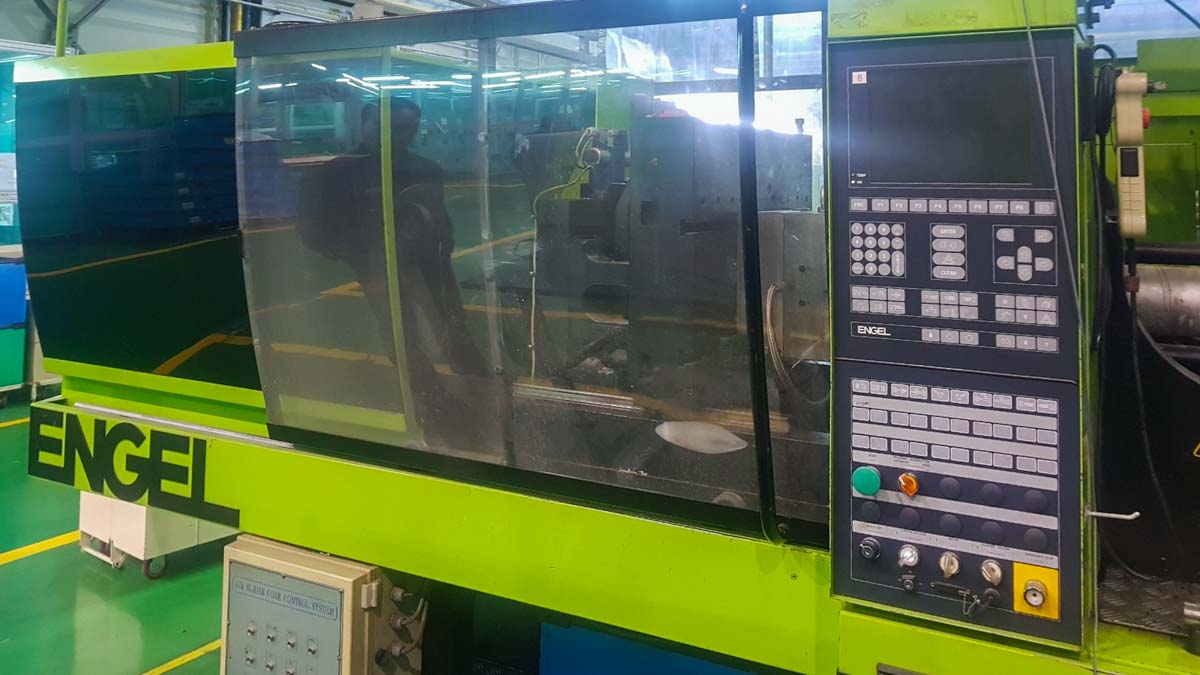 ENGEL VICTORY VC 330 / 150 TECH PRO 150t injection molding machine (2007) id10126