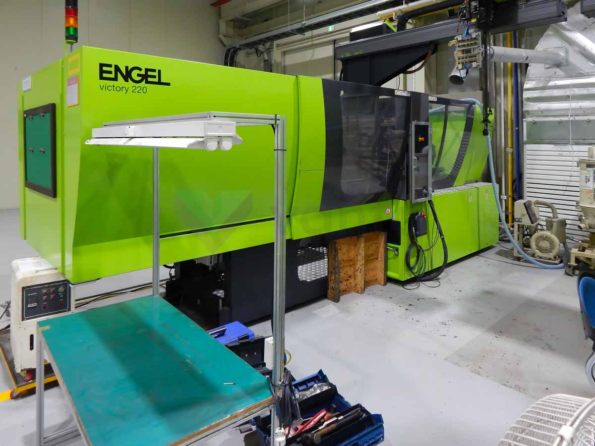 ENGEL VICTORY VC 500 / 220 TECH PRO 220t injection molding machine (2016) id10138