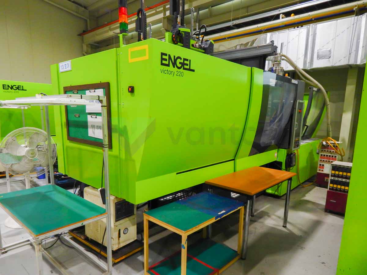 ENGEL VICTORY VC 500 / 220 TECH PRO 220t injection molding machine (2016) id10137