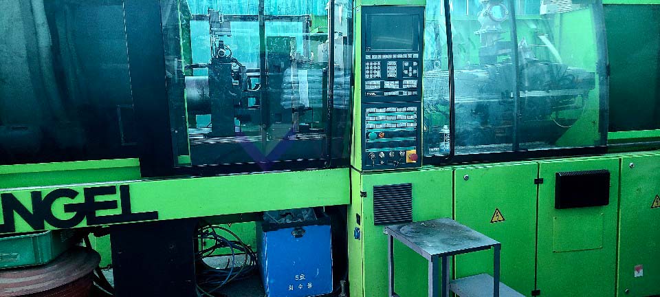 ENGEL VICTORY VC 330 / 80 TECH PRO 80t injection molding machine (2005) id10480