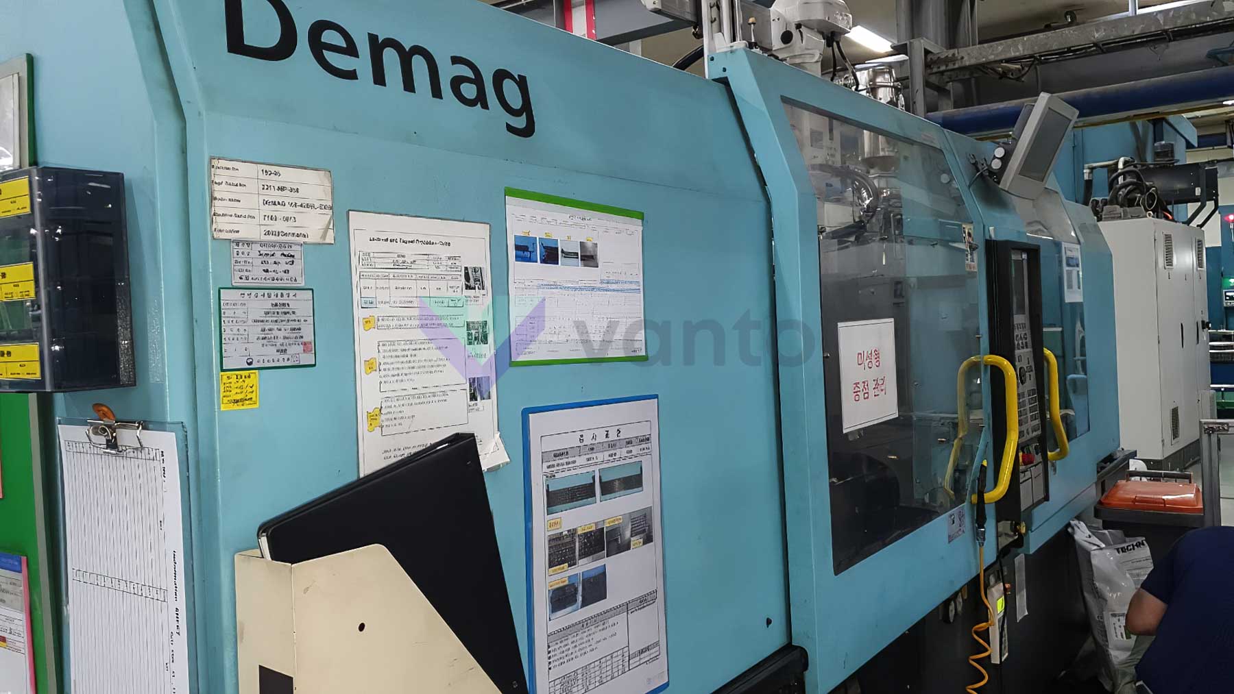 DEMAG Ergotech EL EXIS E 1000/420 310 100t all-electric injection molding machine (2002) id10381