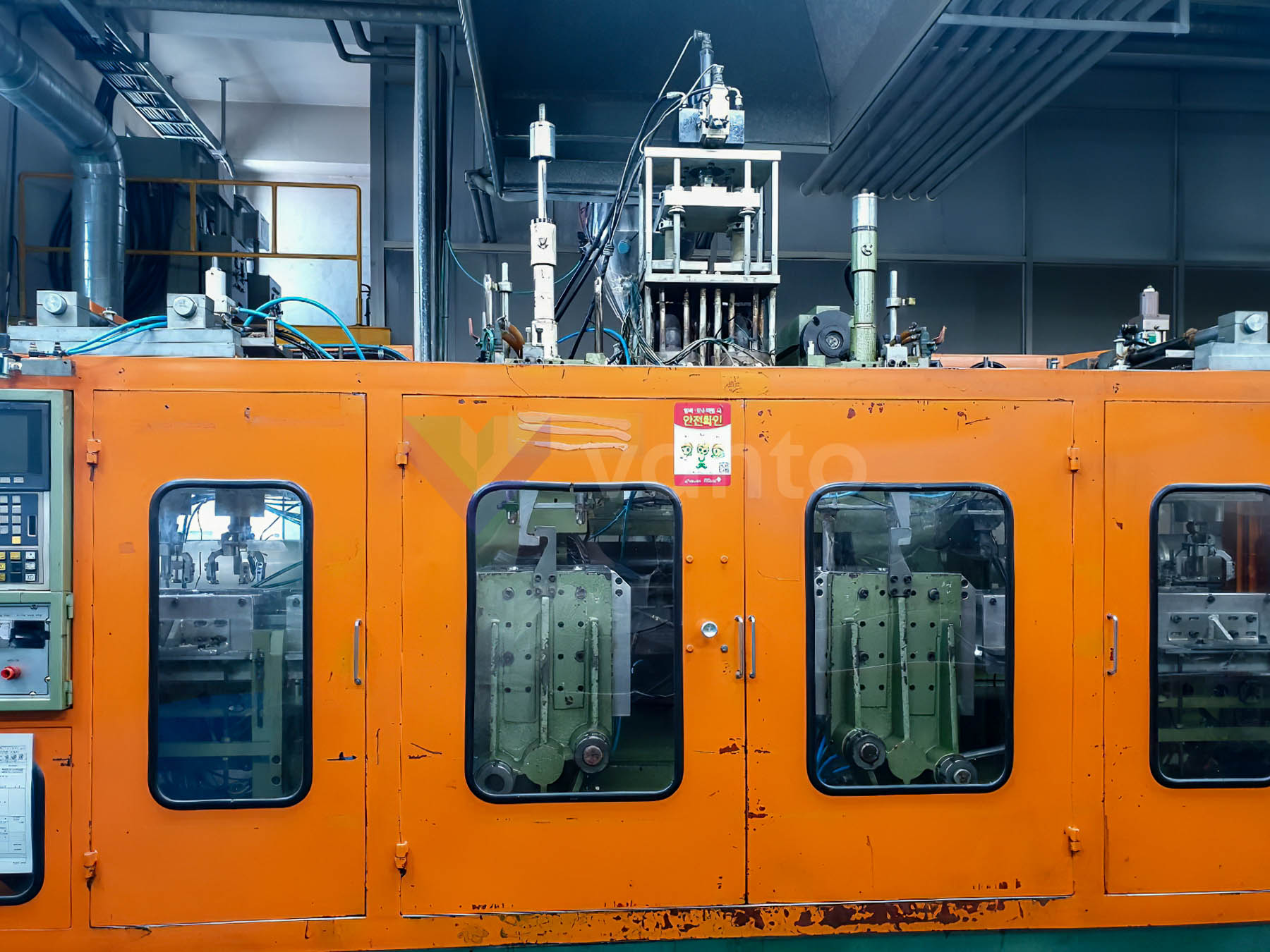 KYUNG WON L90 50DTP Extrusion blow moulding machines (1996) id10385