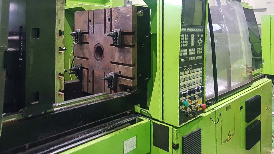 ENGEL VICTORY VC 330 / 120 TECH PRO 120t injection molding machine (2003) id10230
