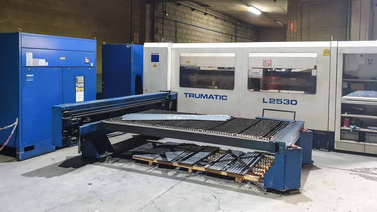 TRUMPF TRUMATIC L2530 Laser cutting machine (CO2) (1998) id10148