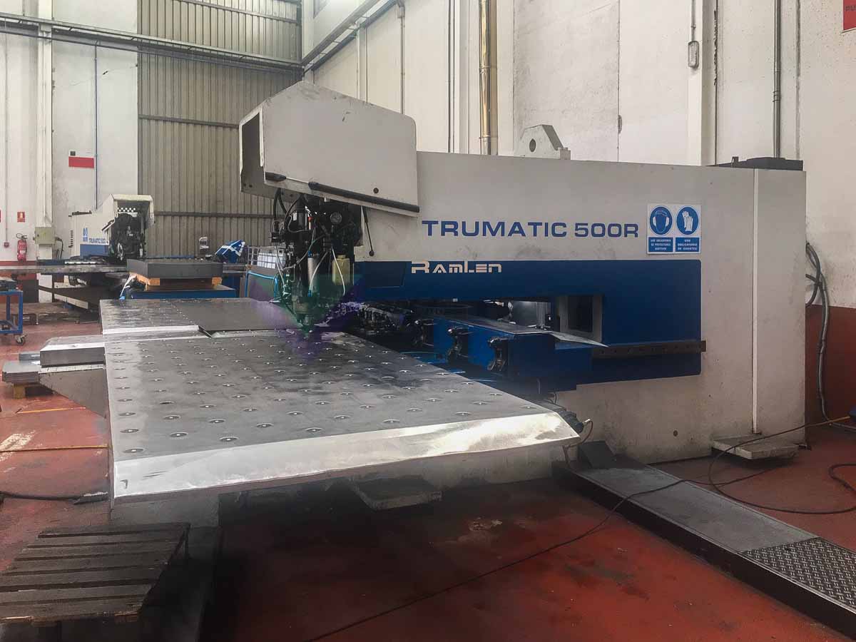 Punzonatrice CNC TRUMPF TC 500 R (1993) id10176