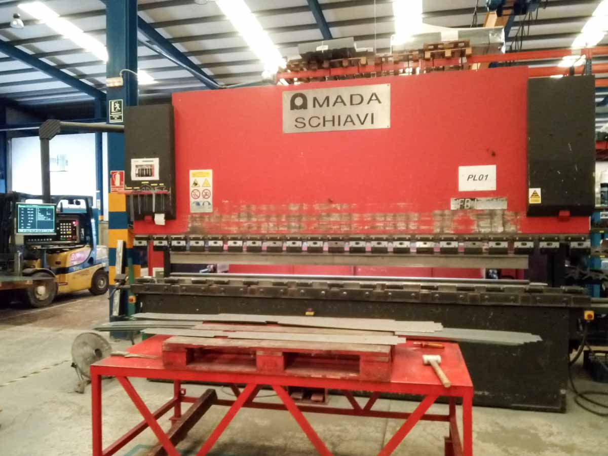 Piegatrice CNC AMADA SCHIAVI HFB 125 / 4 (1999) id10236