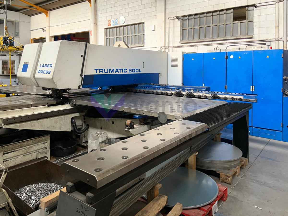 Poinçonneuse combinée au laser (CO2) TRUMPF TC 600 L - 1600 (2000) id10258