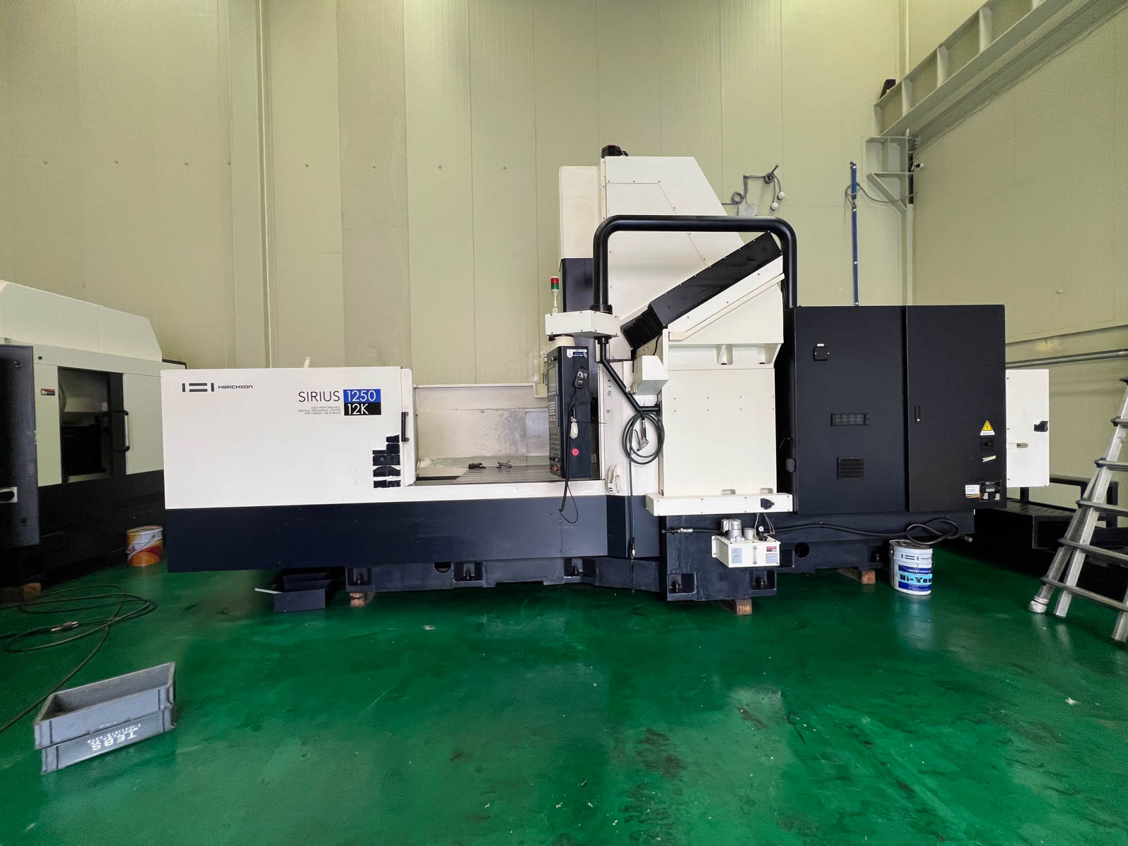 dikey işleme merkezi HWACHEON SIRIUS 1250 (2016) id11304
