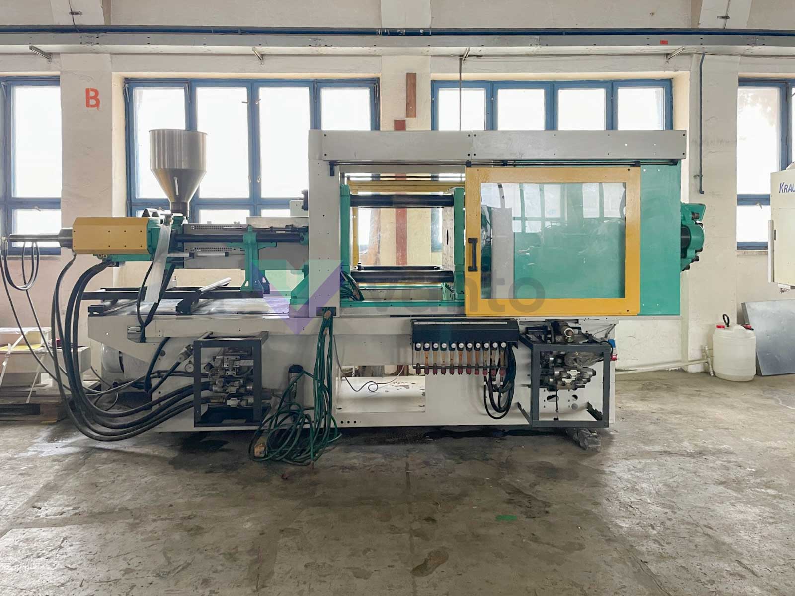 ARBURG 470 C 2000-675 200t injection molding machine (2004) id10596