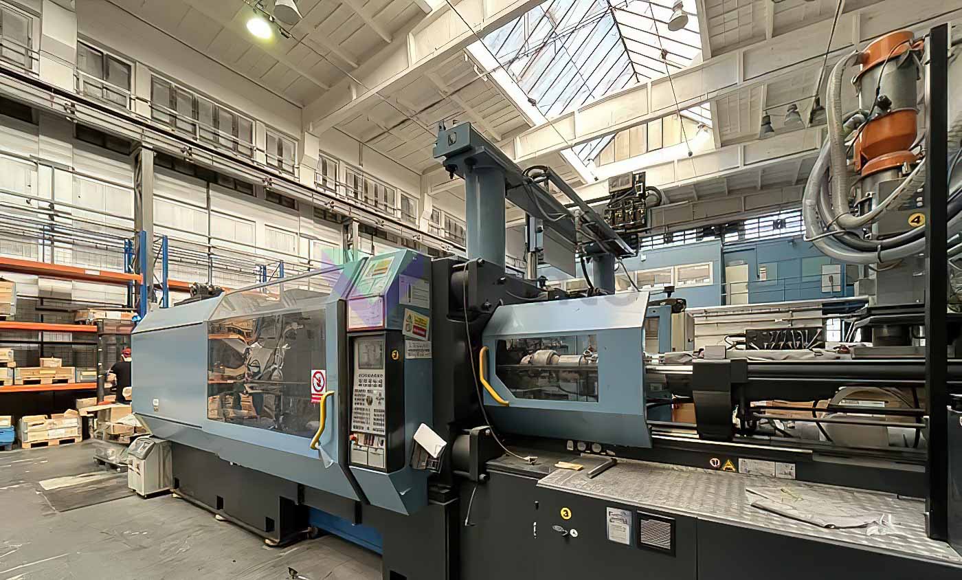 Máquina de moldeo por inyección de 650t DEMAG ERGOTECH 650 / 1000-3300 (2004) id10696