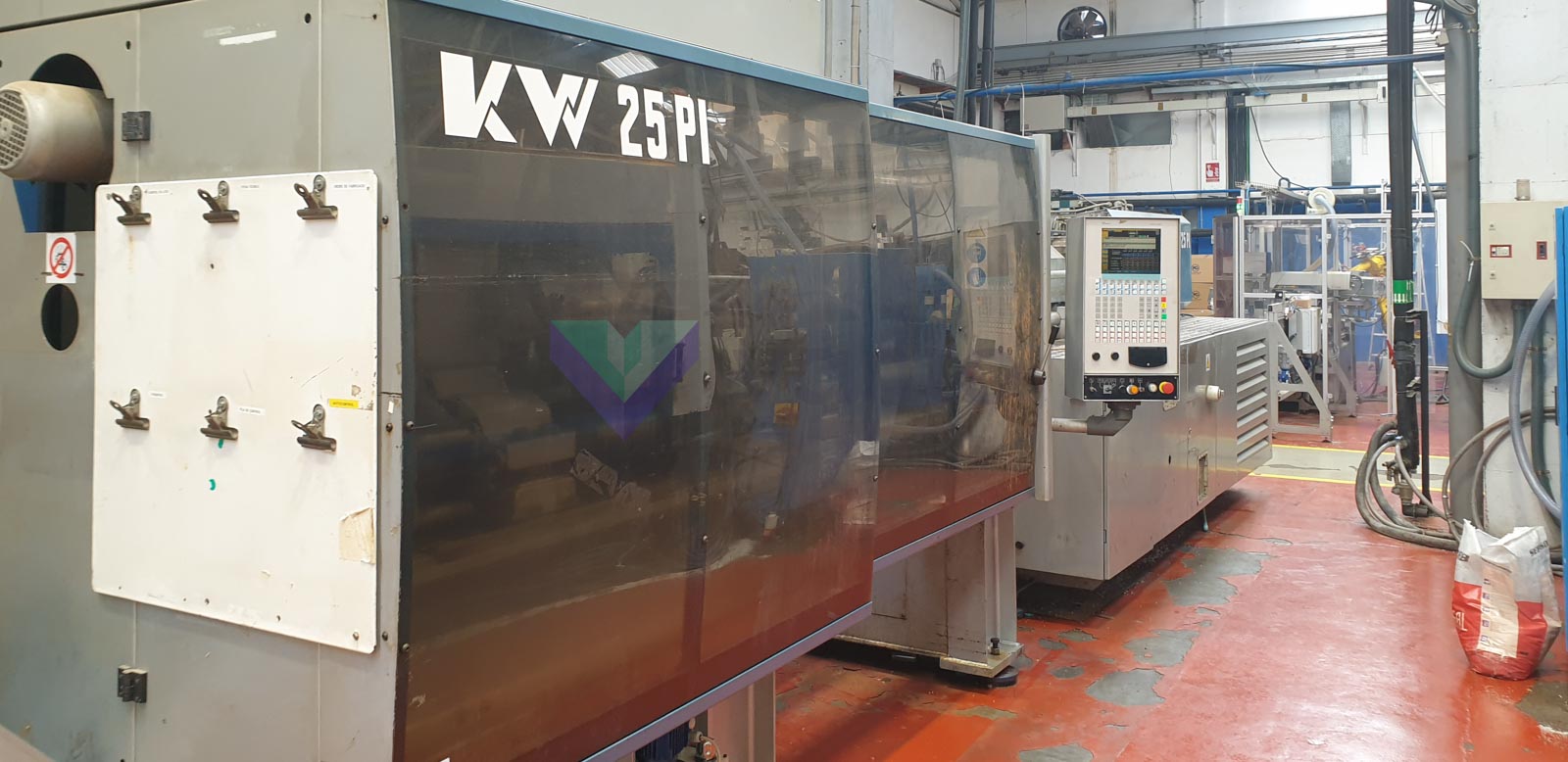 BMB KW 25 PI / 2200 250t injection molding machine (2000) id10509