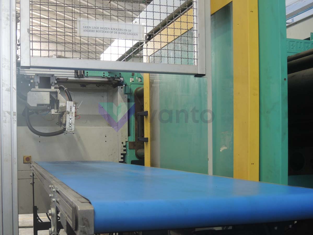 ARBURG 520C 2000-675 200t injection molding machine (2000) id10600