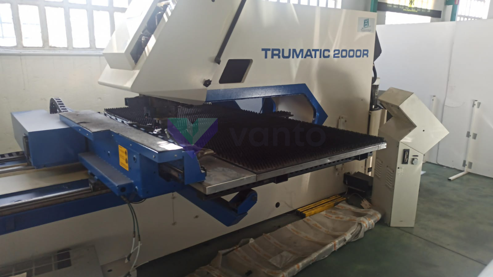 Punzonatrice CNC TRUMPF TC 2000 R (2001) id10639