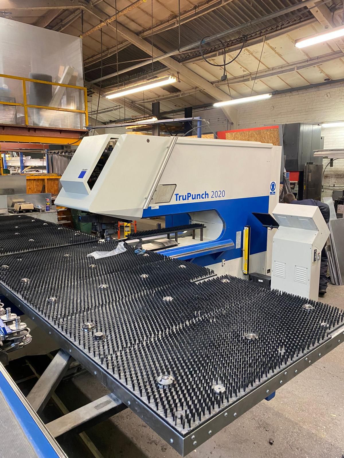 Punzonatrice CNC TRUMPF TruPunch 2020 (2008) id11135