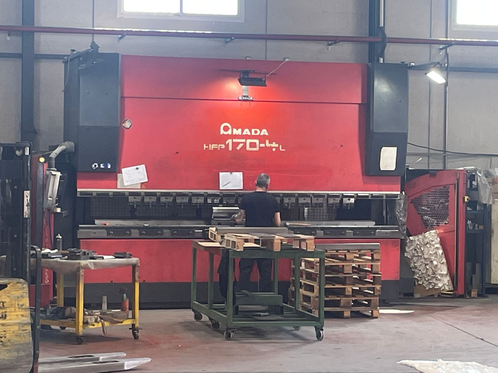 CNC abkant AMADA HFP 170-4L (2004) id11087