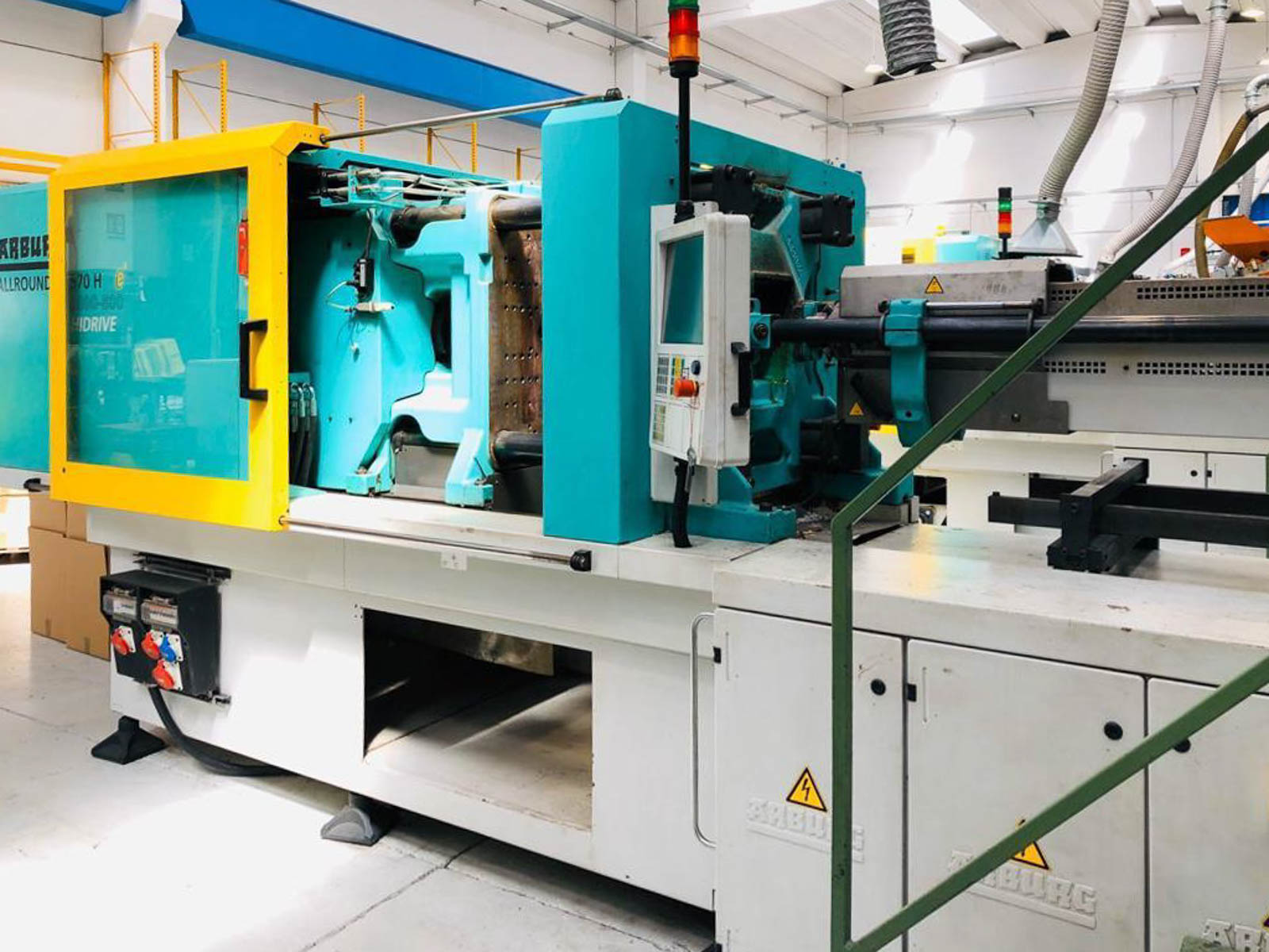 ARBURG 570 H 2000 - 800 200t injection molding machine (2009) id11260