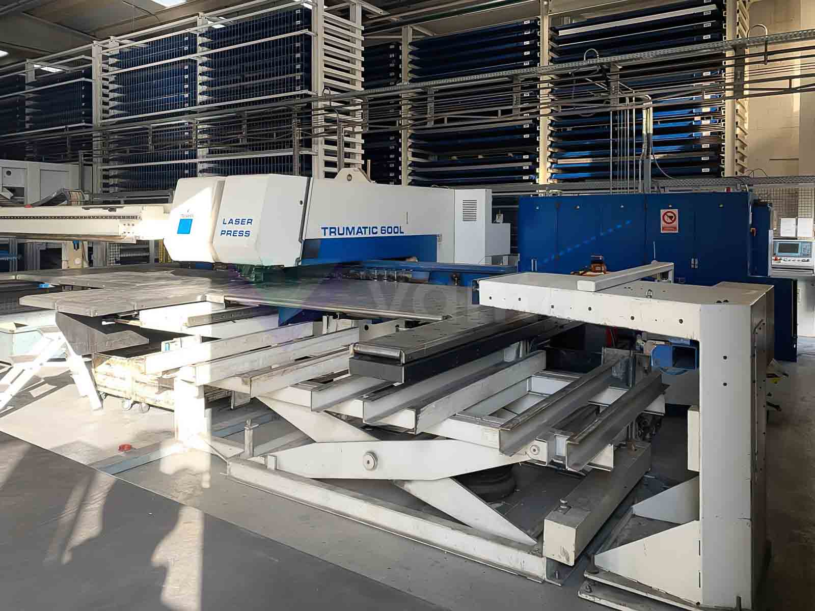 Poinçonneuse combinée au laser (CO2) TRUMPF TC 600 L - 1600 (1998) id10698