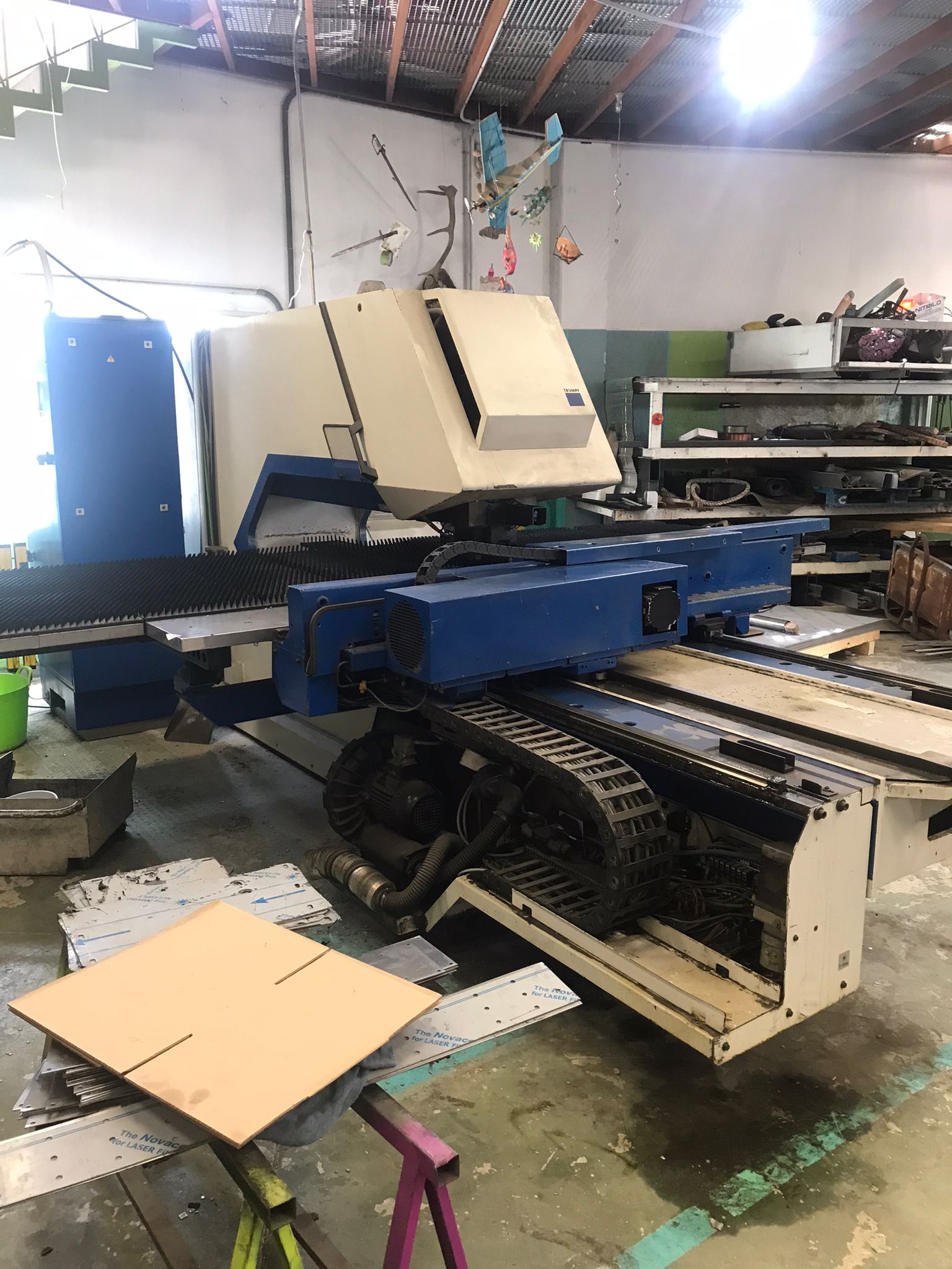 Punzonatrice CNC TRUMPF TC 2000 R (1998) id10709