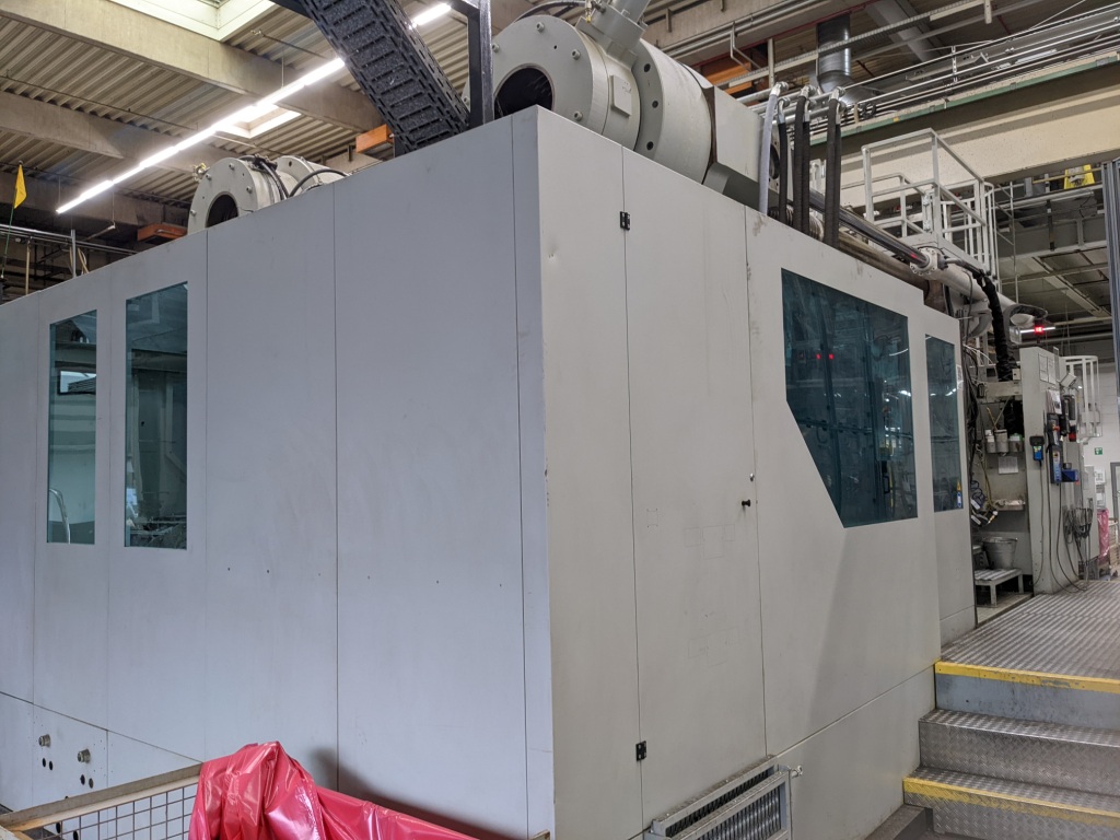KRAUSS MAFFEI KM3200-17200MX 3200t injection molding machine (2005) id10721