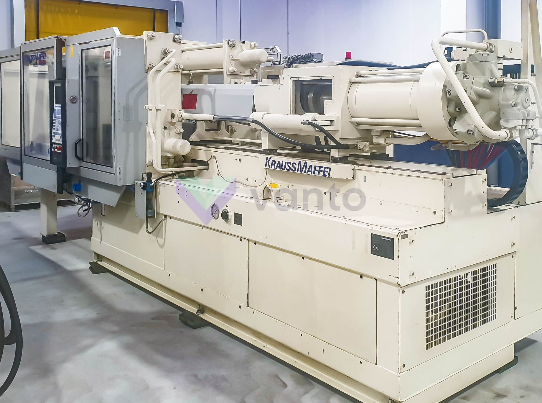 KRAUSS MAFFEI KM 300-1900 C1 300t injection molding machine (2000 ...